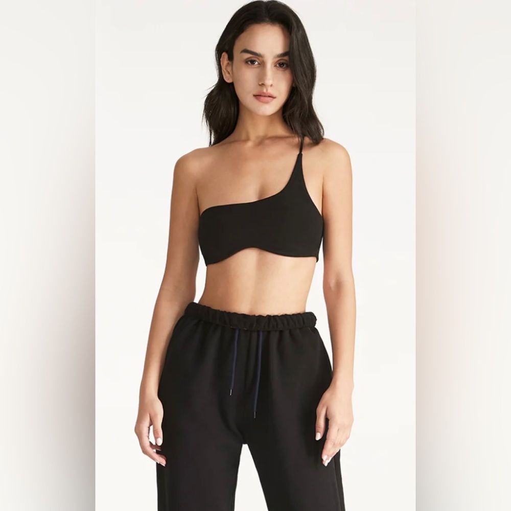 Commense Asymmetric One-Shoulder Black Faux Sueded velvety sports bra top